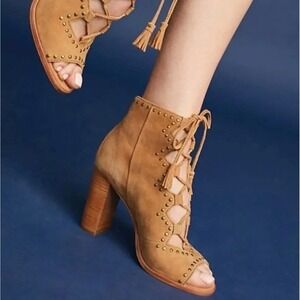 FRYE Gabby Ghillie Studded Lace-Up Suede Bootie 9 Heeled Sandal in Sand Open Toe